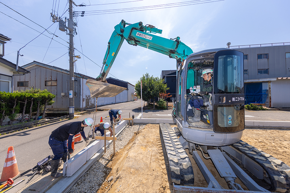 重機を使った工事現場